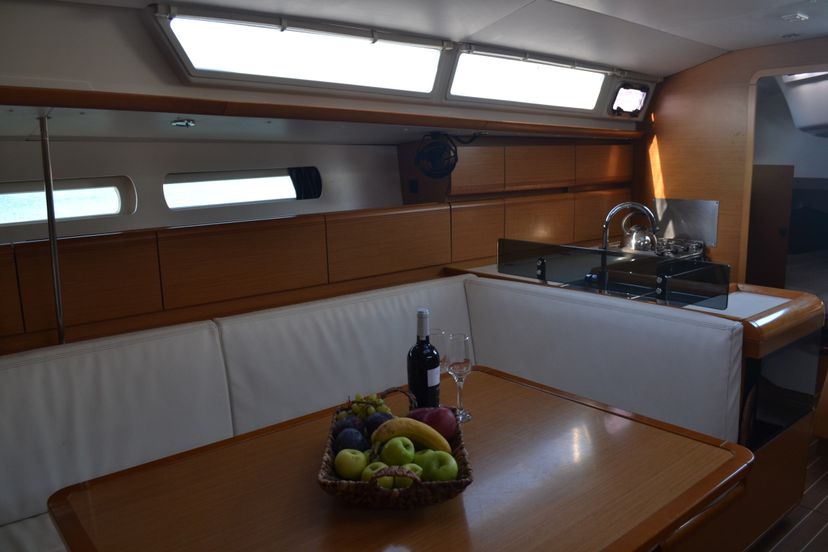 Jeanneau 43 Triada
