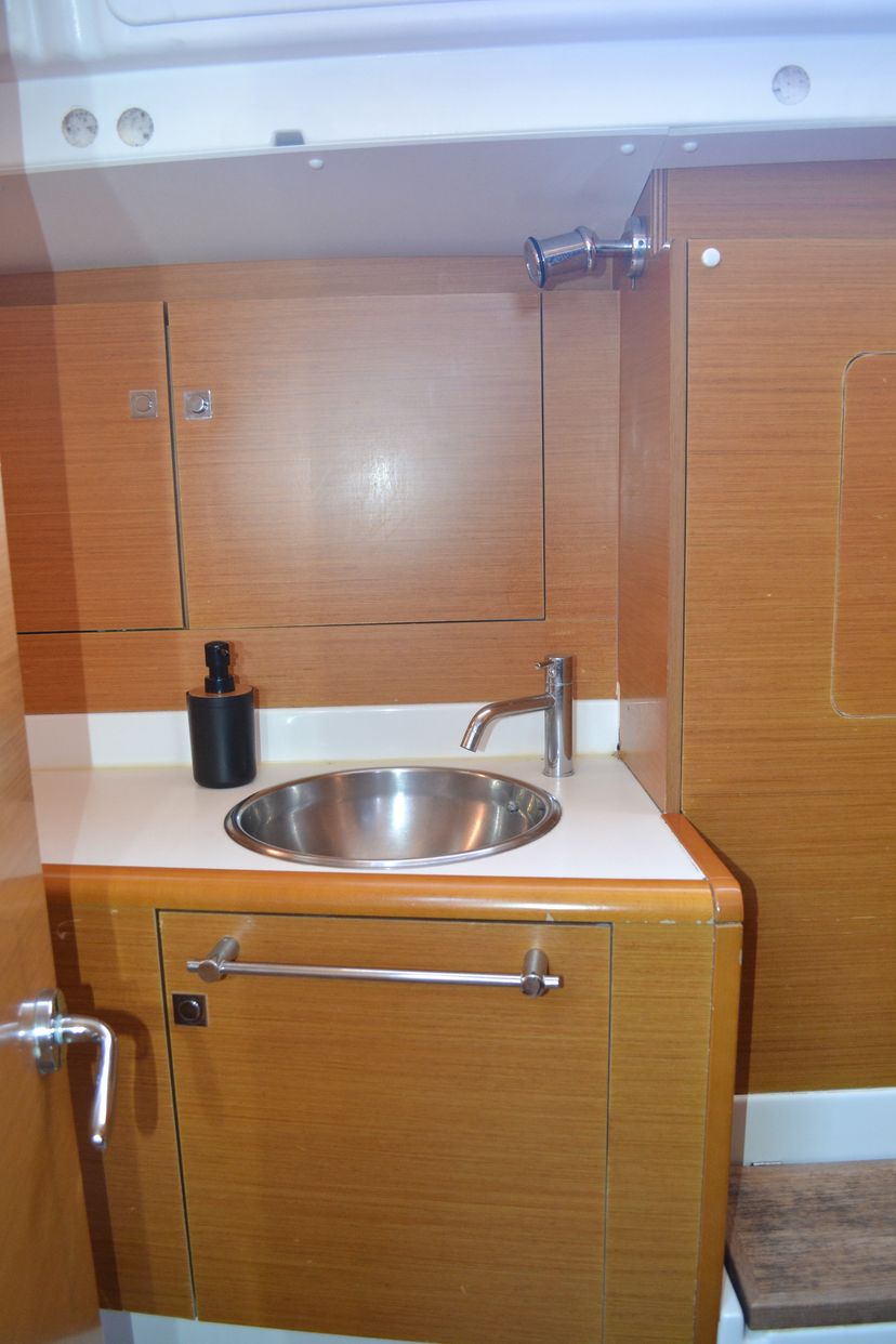 Jeanneau 43 Triada