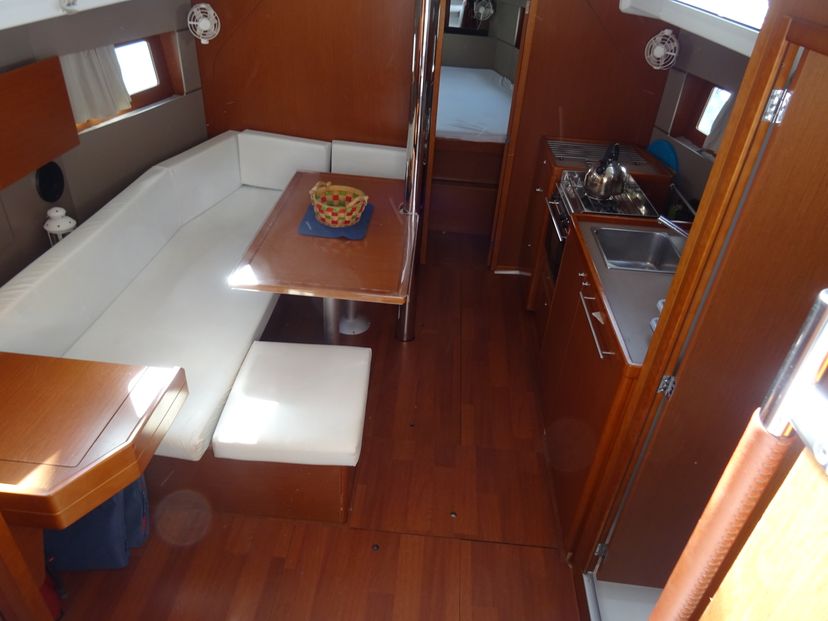 Beneteau 38 Karavas