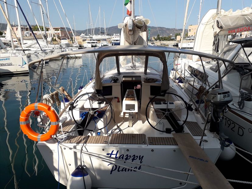 Dufour Yachts GRAND Happy Planet