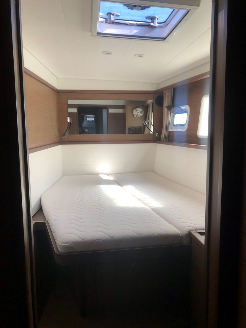 Lagoon 45 Violetta