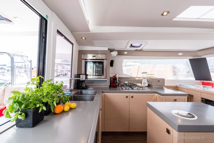 Fountaine Pajot SAONA 47 DESAFINADO