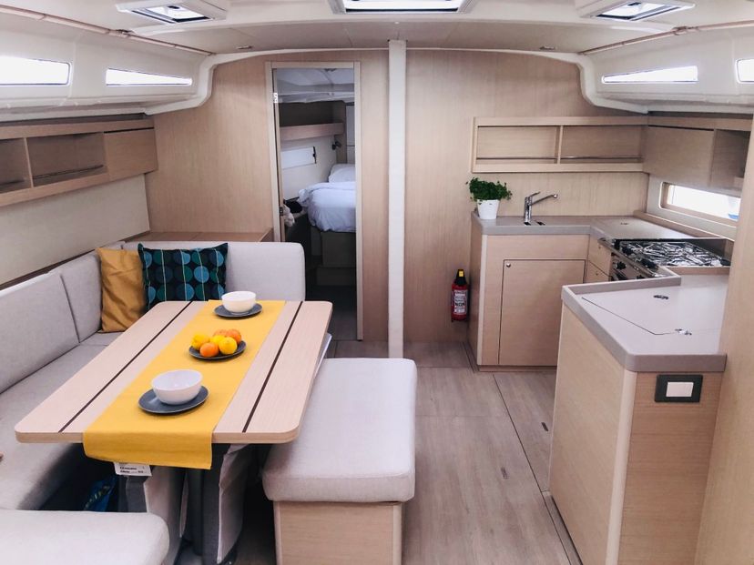 Beneteau 40 AZORIAN