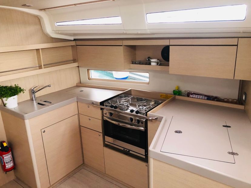 Beneteau 40 AZORIAN
