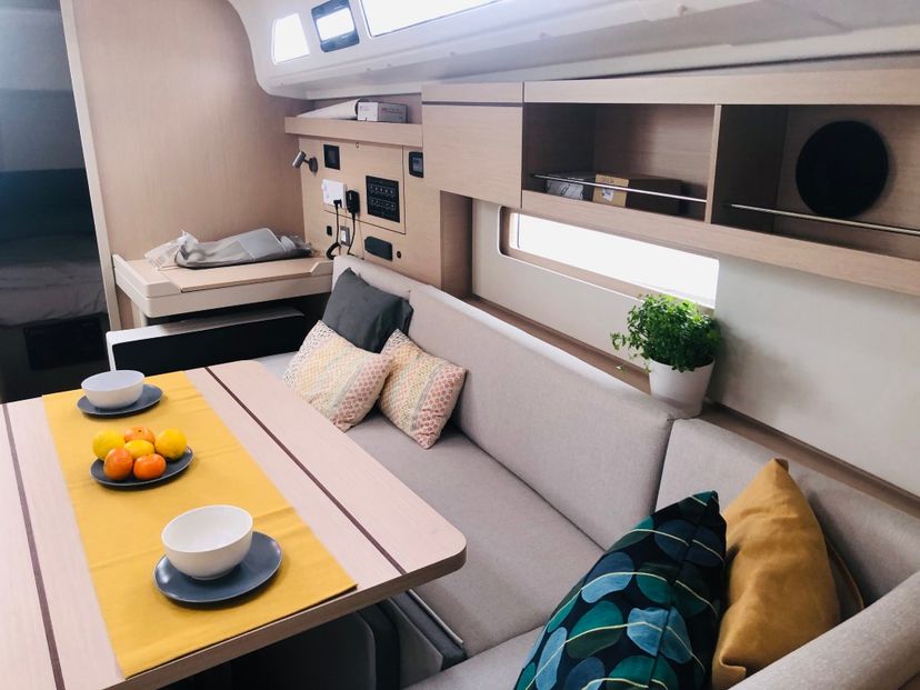 Beneteau 40 AZORIAN