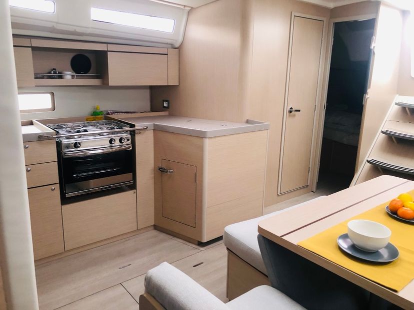 Beneteau 40 AZORIAN