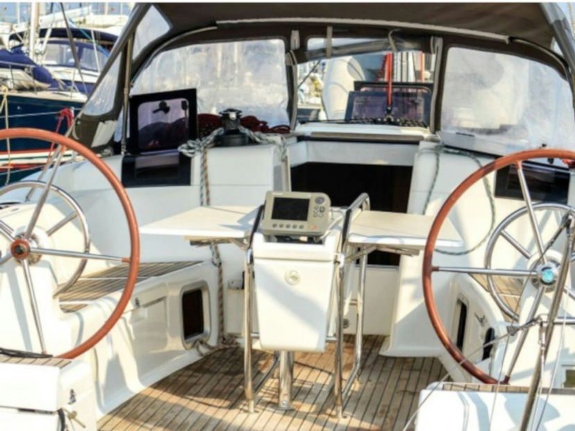 Jeanneau 43 Sea and Sky