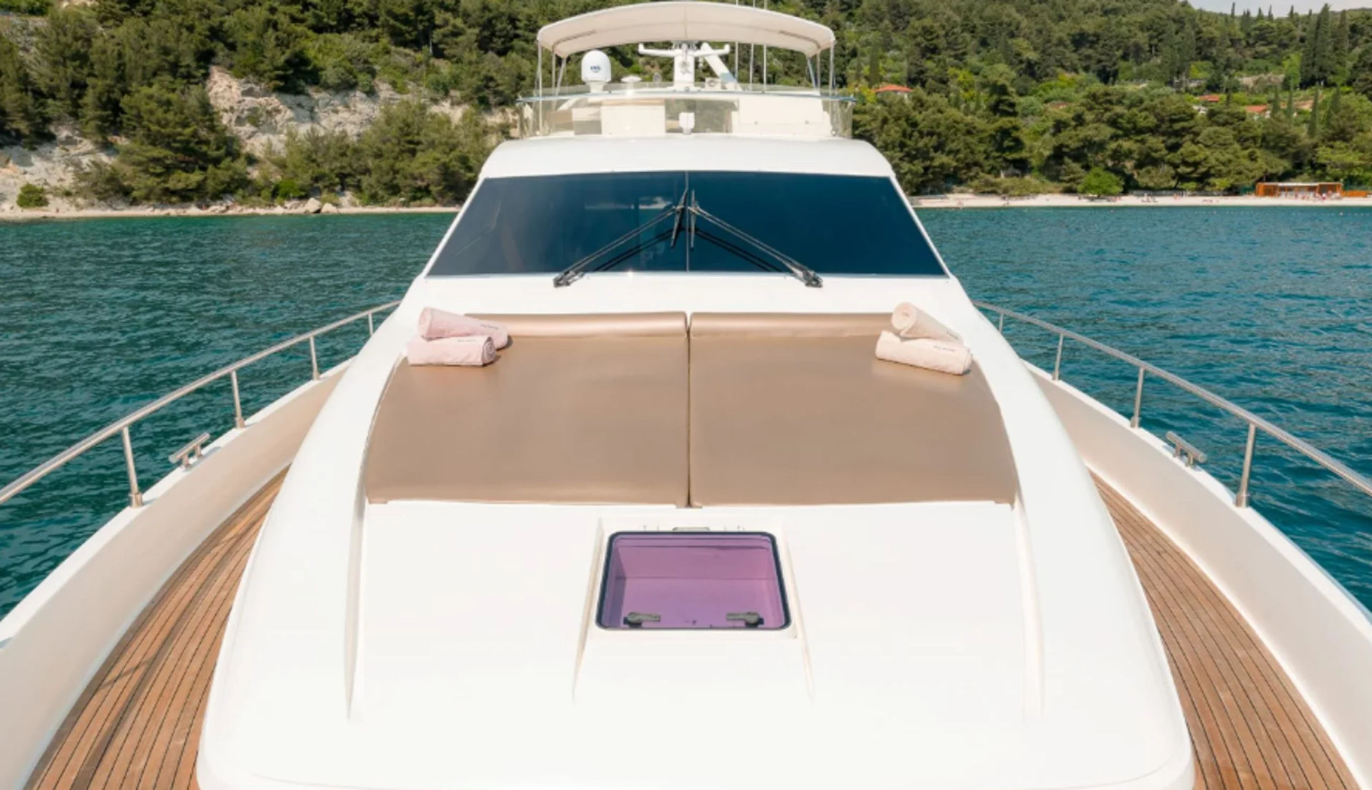 32934-FERRETTI-730-FLY-Disponibile-a-Riposto-1776965085458.webp