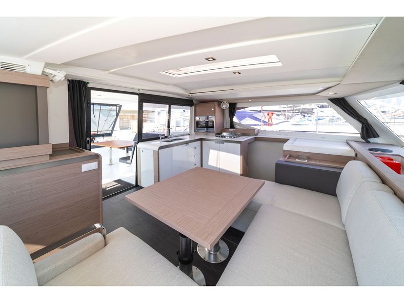 Fountaine Pajot 40 First Step