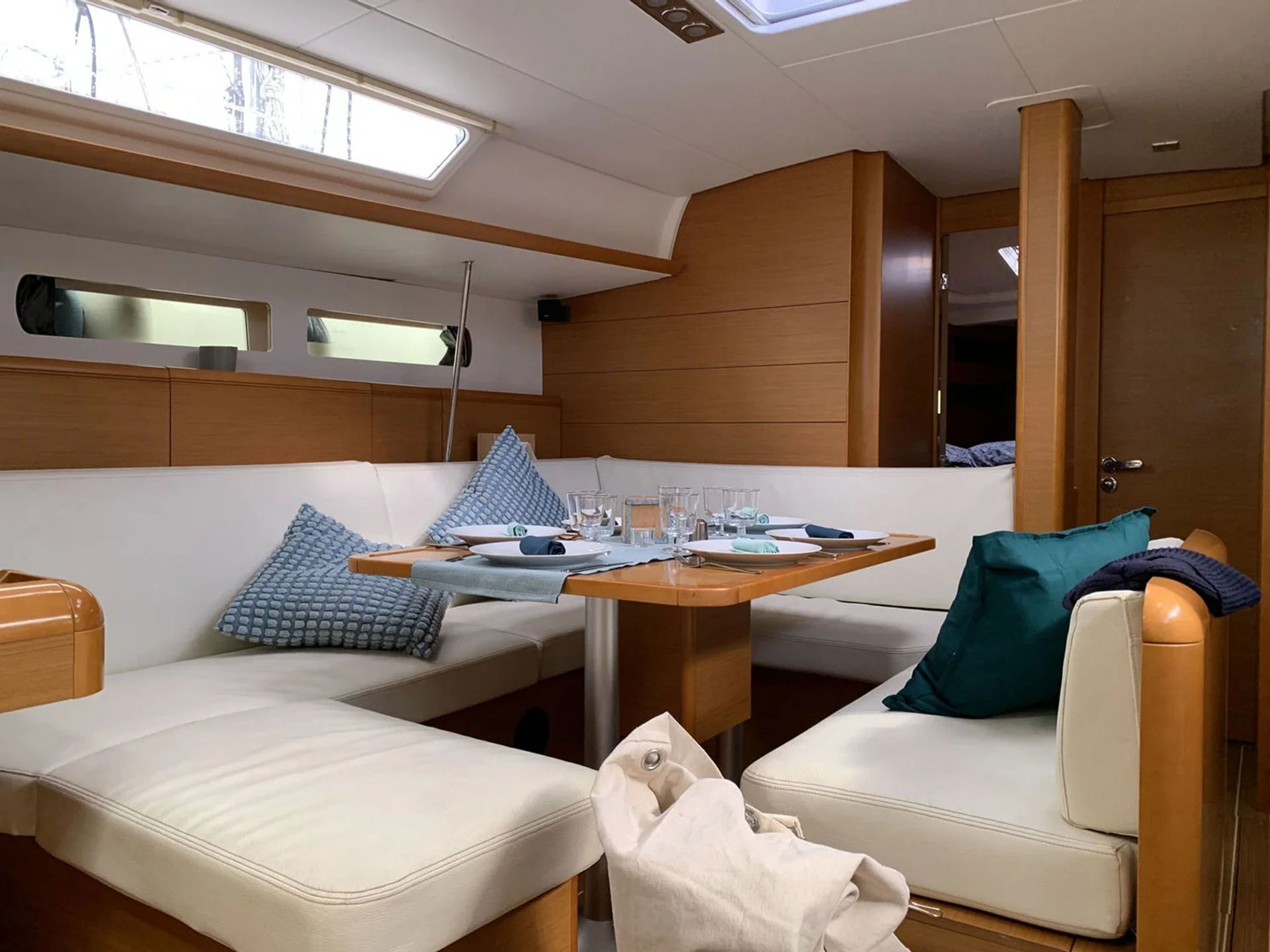 33080-Sailboat-Sun-Odyssey-469-Nice-2-1778480569122.webp