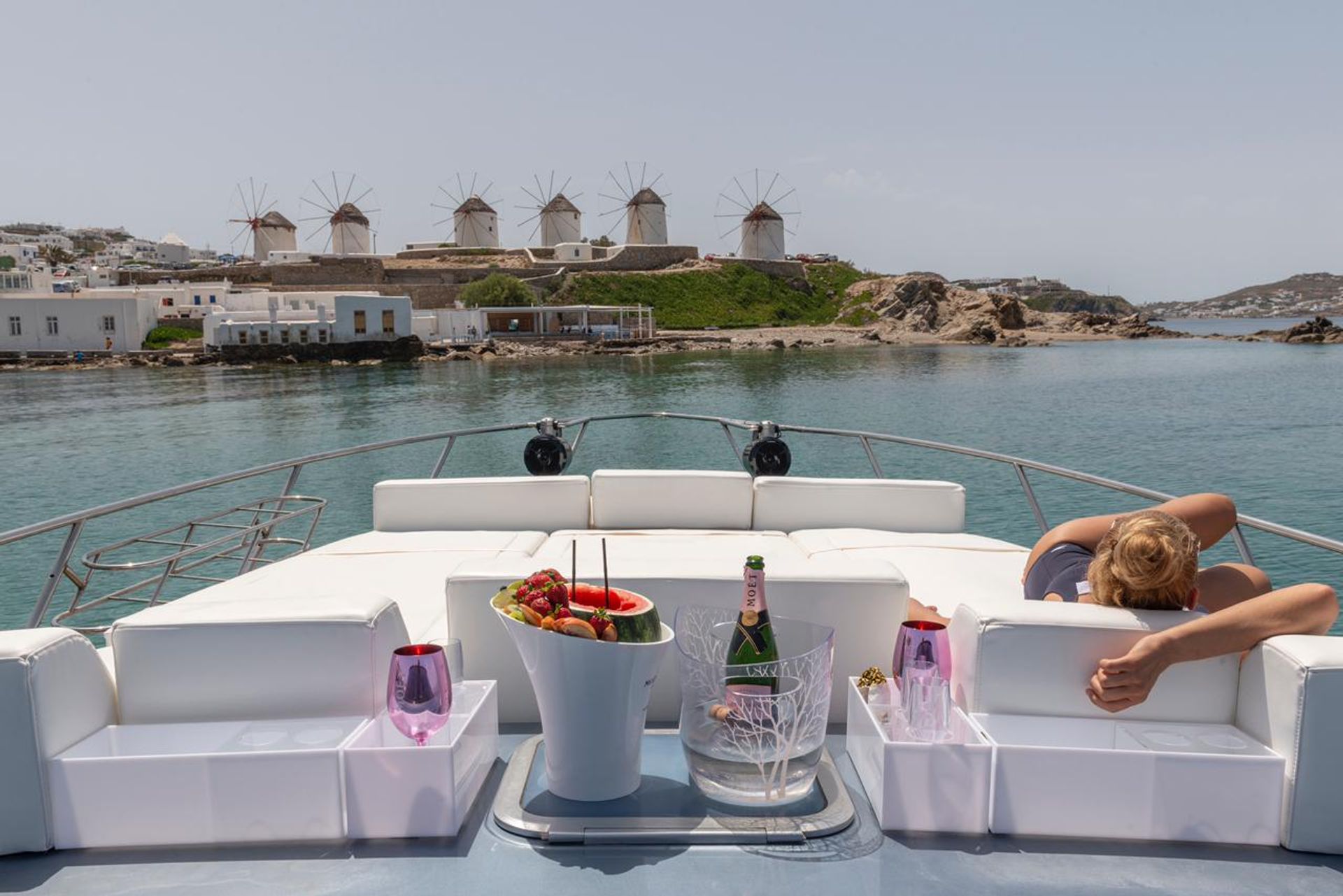 33101-Cranchi-44-Rent-a-yacht-daily-Mykonos-9-1-1778595038250.jpeg