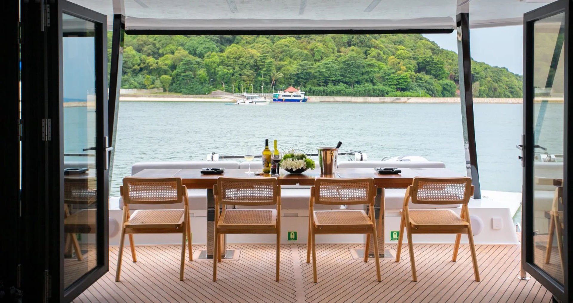 33389-Yacht-Saloon-outside-view-1782164733301.webp