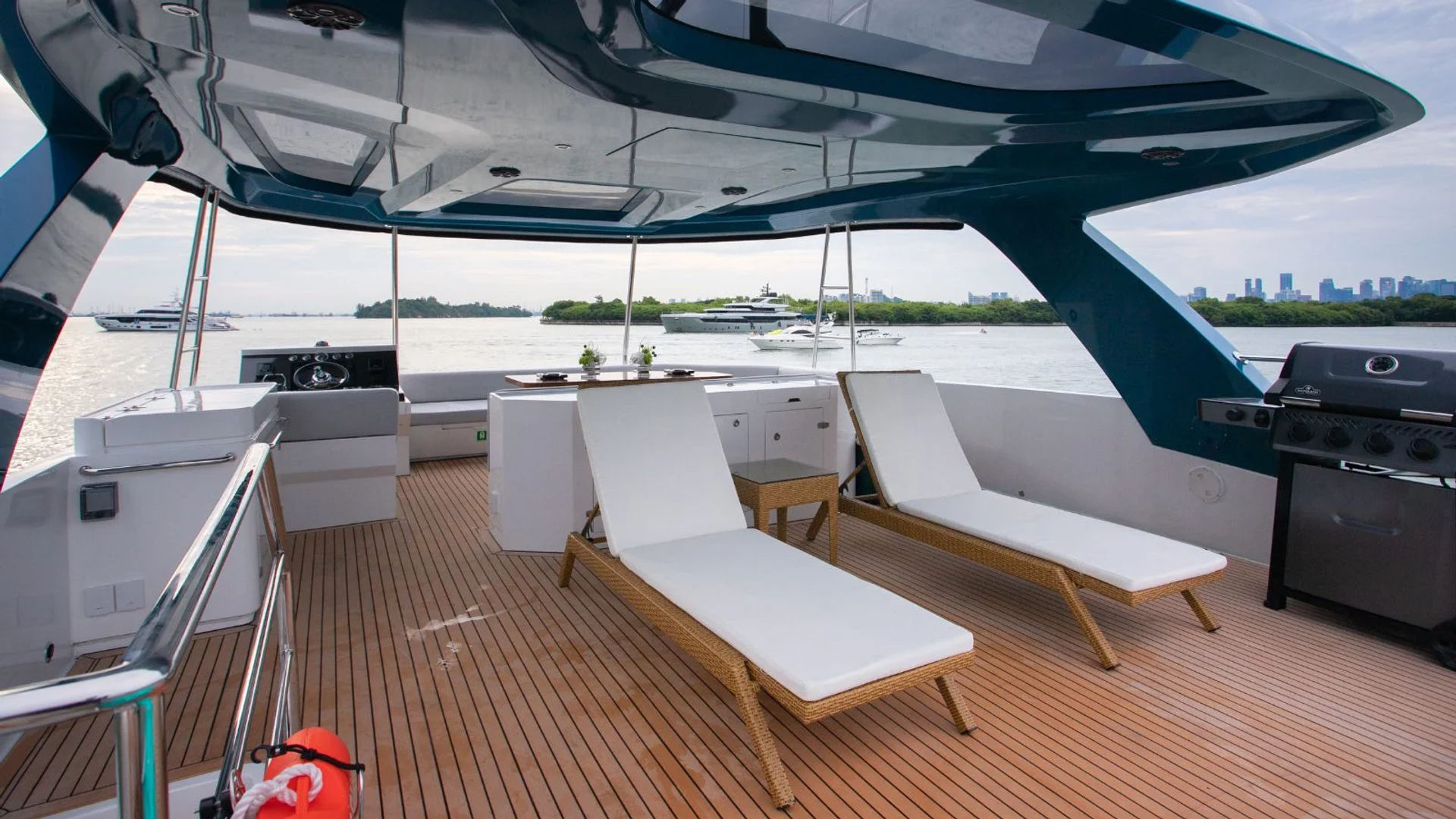 33389-Yacht-upper-deck_MS-Eternity2-1782164733255.webp
