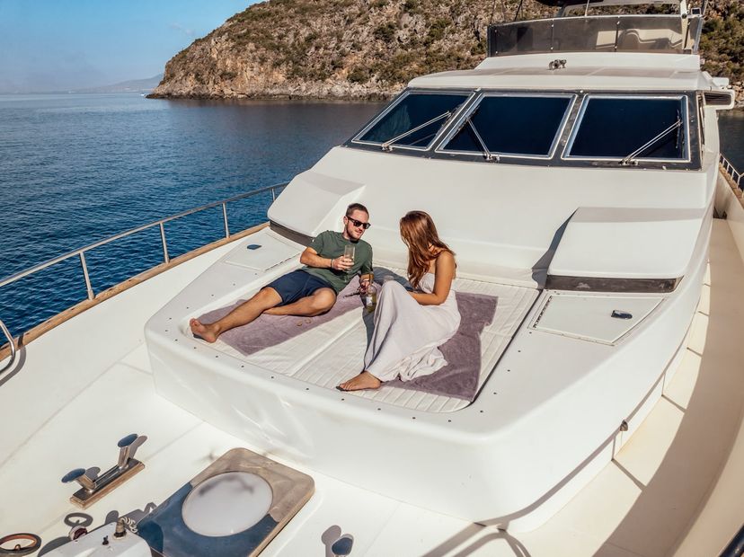 Azimut Private Day Cruise in Kalamata