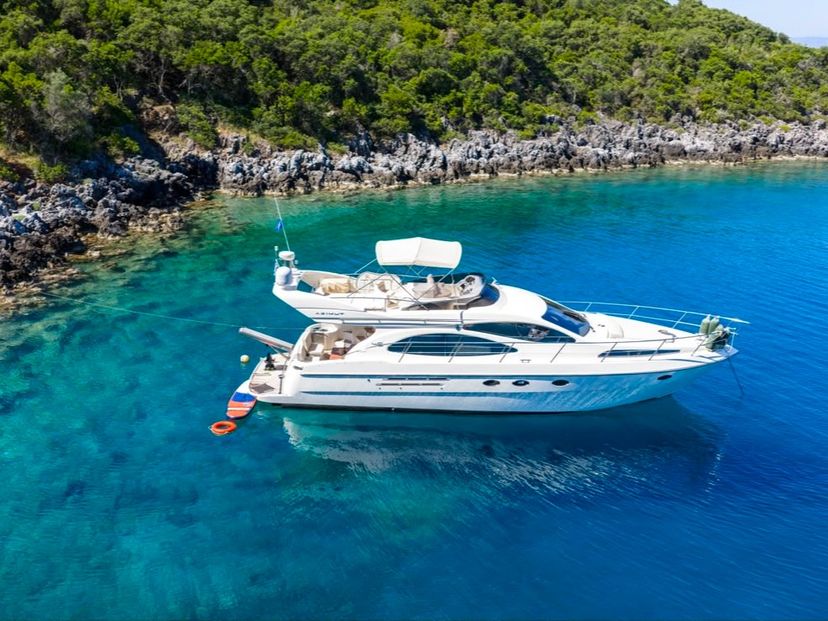 Azimut Private Day Cruise in Kalamata
