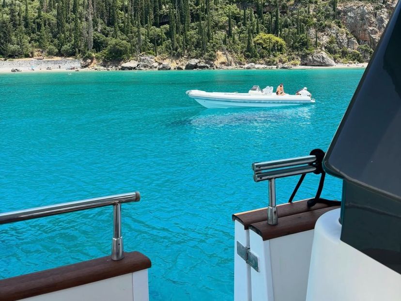 Azimut Private Day Cruise in Kalamata