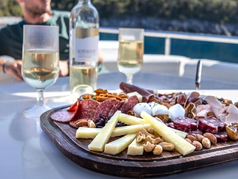 Azimut Private Day Cruise in Kalamata