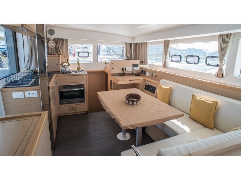 Lagoon 39 EXPLORER