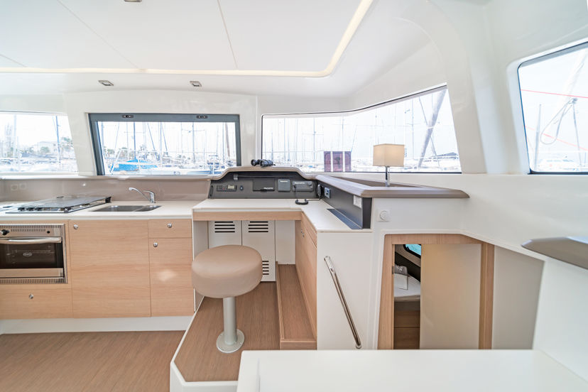 Bali Catamarans 4.1 Anemoskala