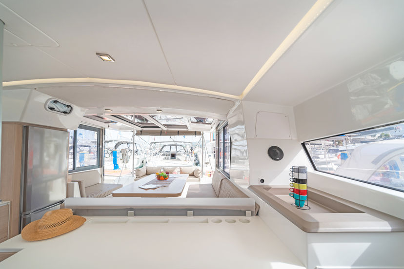 Bali Catamarans 4.1 Anemoskala