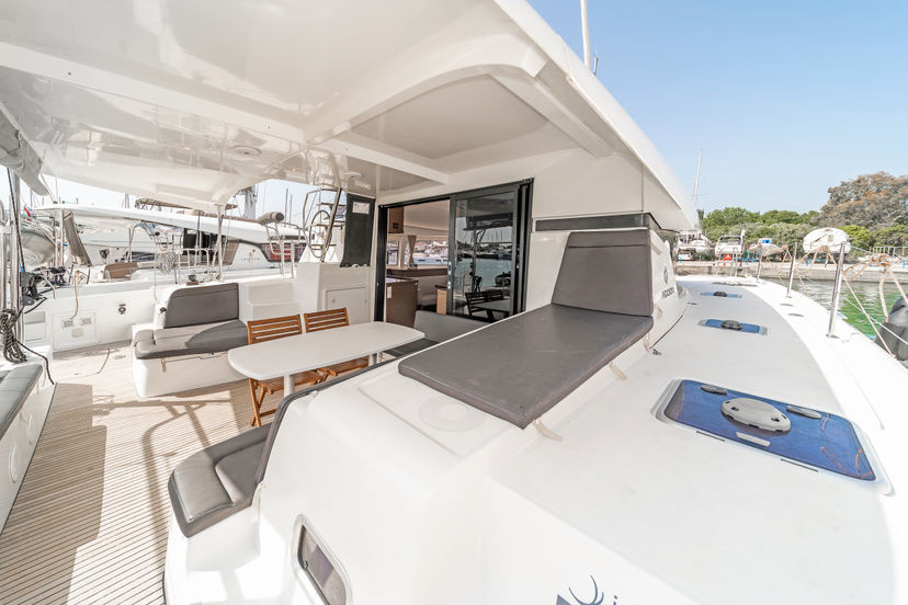 Lagoon 42 Equilibrium