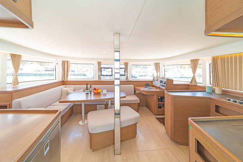 Lagoon 42 Four Seasons