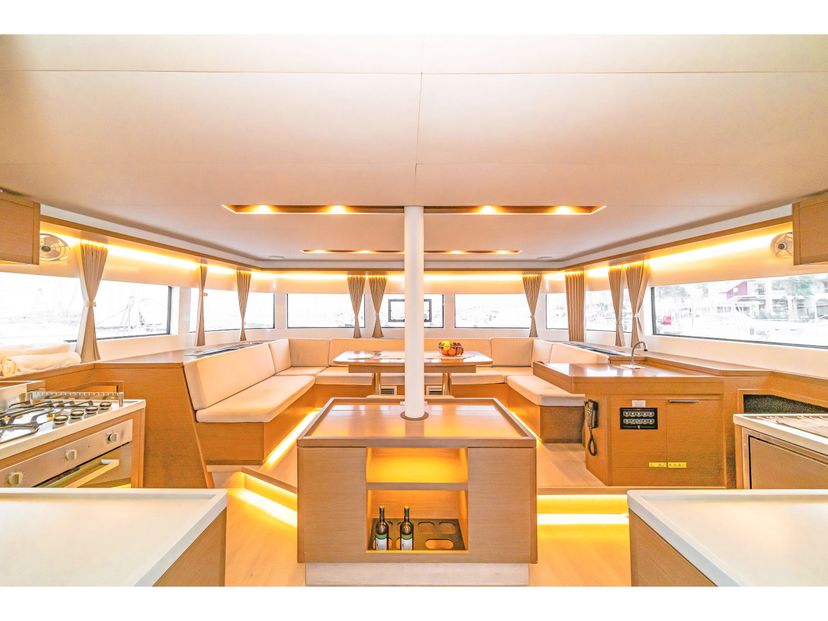Lagoon 50 Just infinity