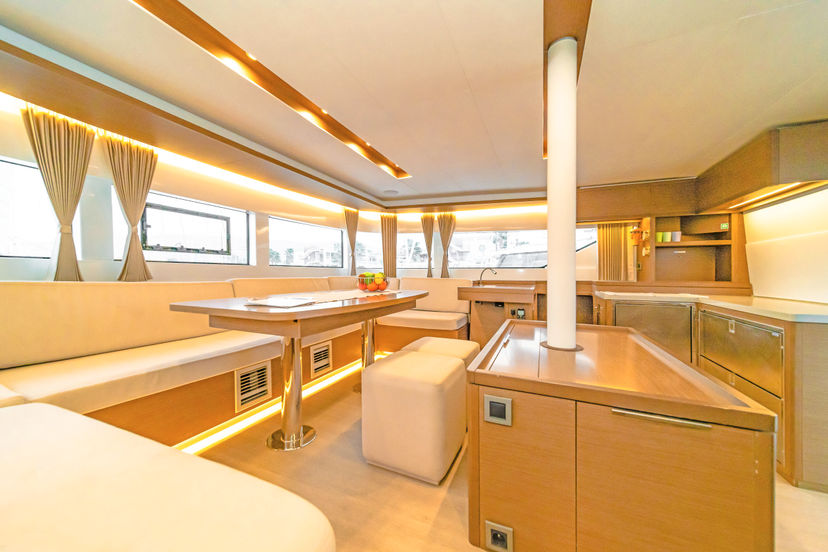 Lagoon 50 Just infinity