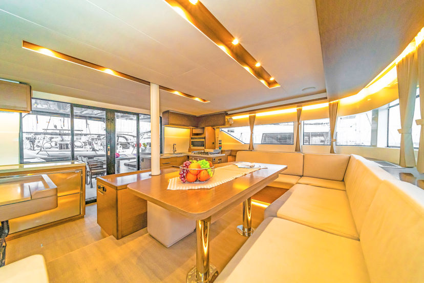 Lagoon 50 Just infinity