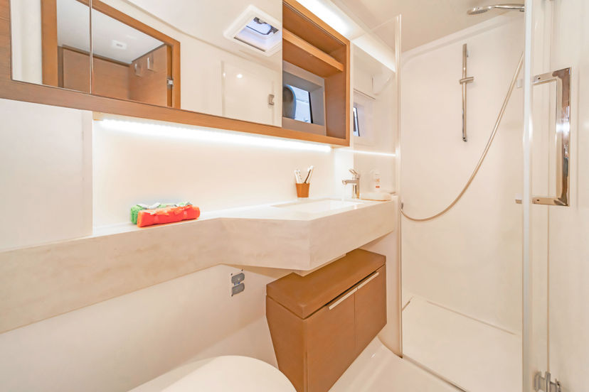 Lagoon 50 Just infinity