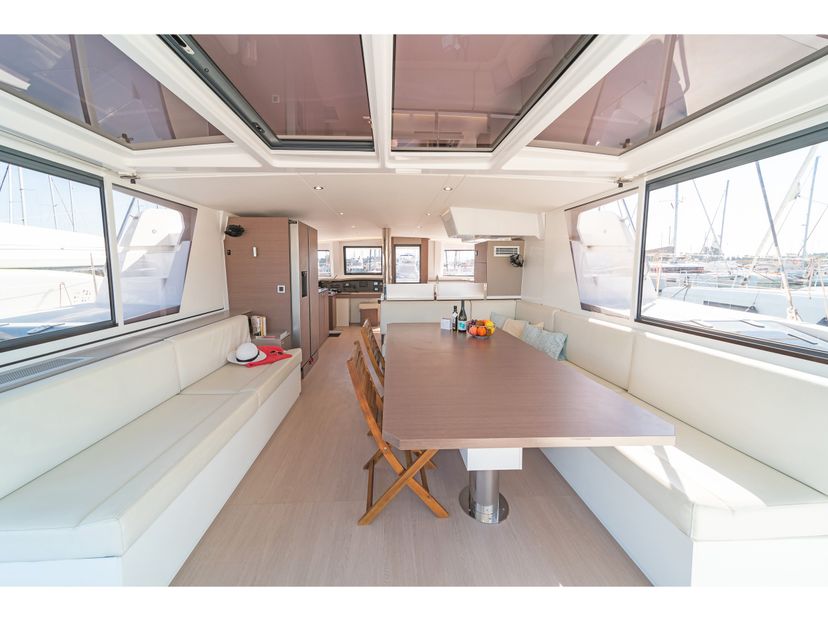 Bali Catamarans 4.8  Laguana