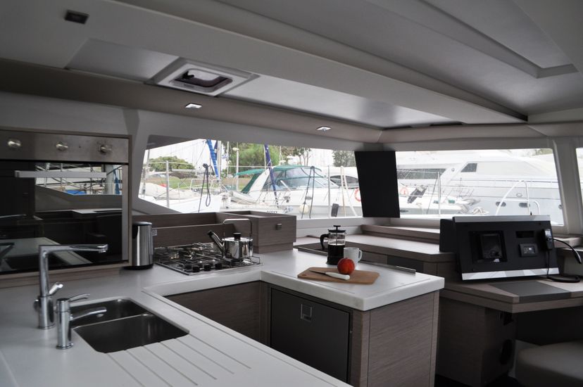 Fountaine Pajot 42 Nancy