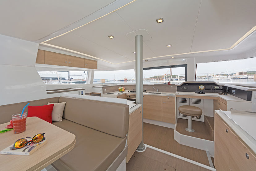 Bali Catamarans 4.1 E.S.