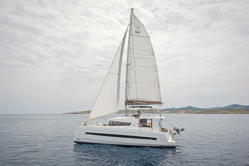 Bali Catamarans 4.1 E.S.