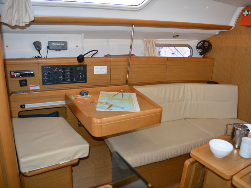 Jeanneau 36 Babis 2010  