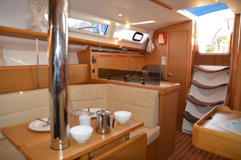 Jeanneau 36 Babis 2010  