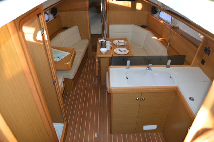 Jeanneau 36 Babis 2010  