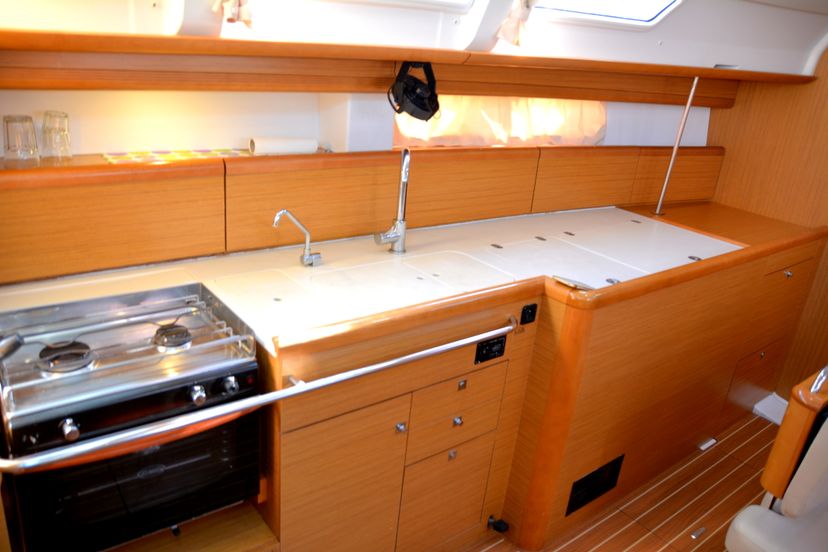 Jeanneau 44 Stavros