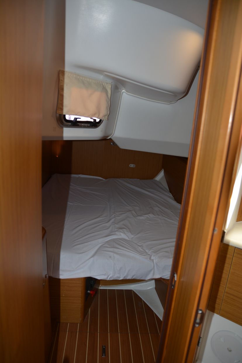 Jeanneau 44 Stavros