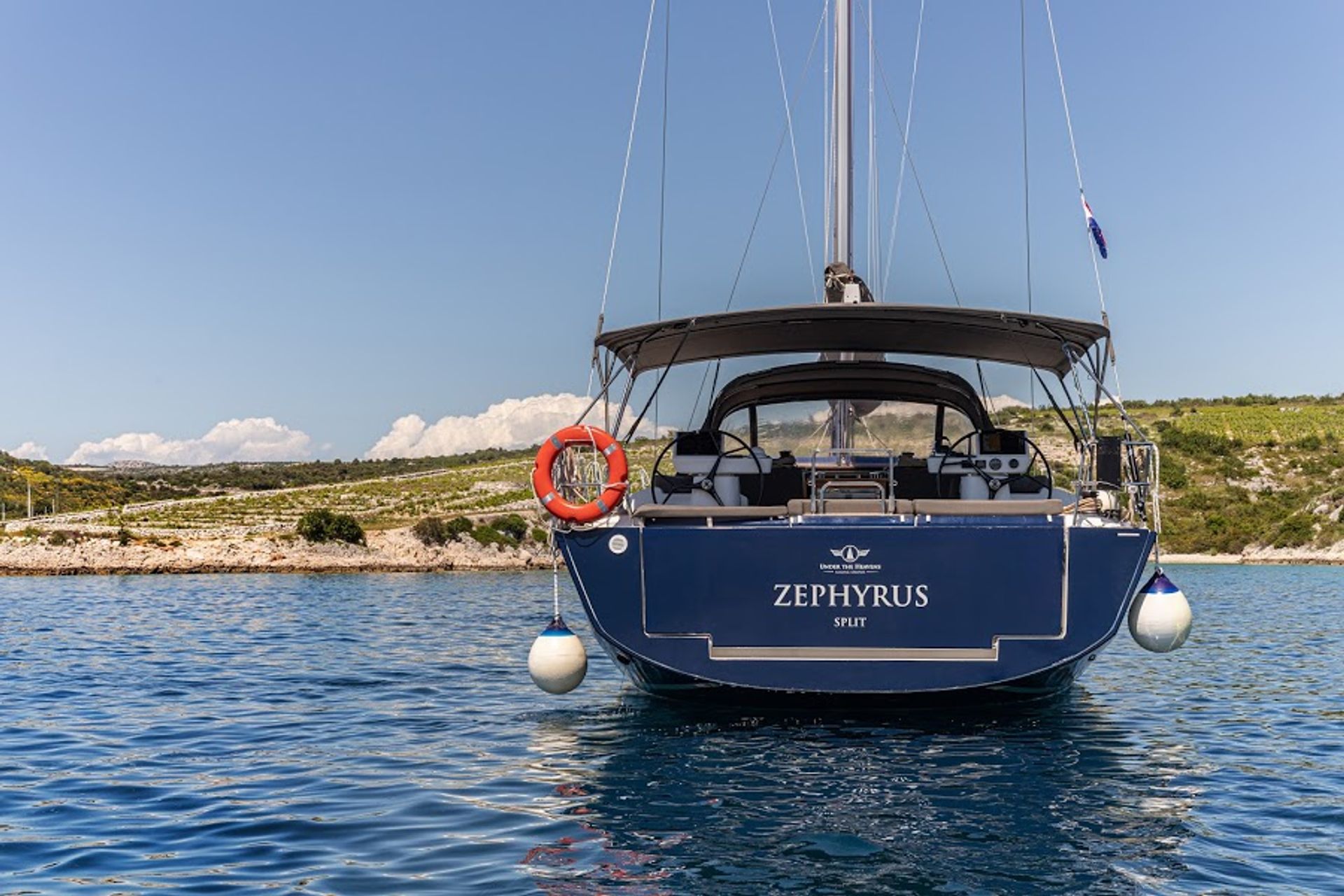 3533101880000103017_Zephyrus_Blue_Hull_ext_%2810%29.jpg