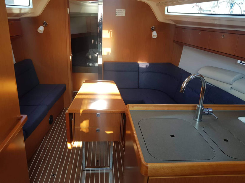 Bavaria Yachtbau 37 Nenemia