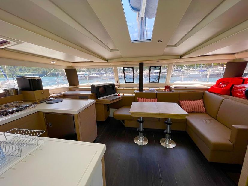 Fountaine Pajot 42 LIVIA AUGUSTA