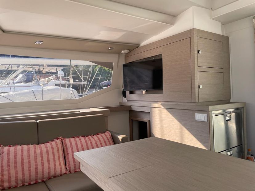 Fountaine Pajot 42 FLAVIA AUGUSTA