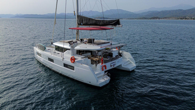 Lagoon 46 Hydra