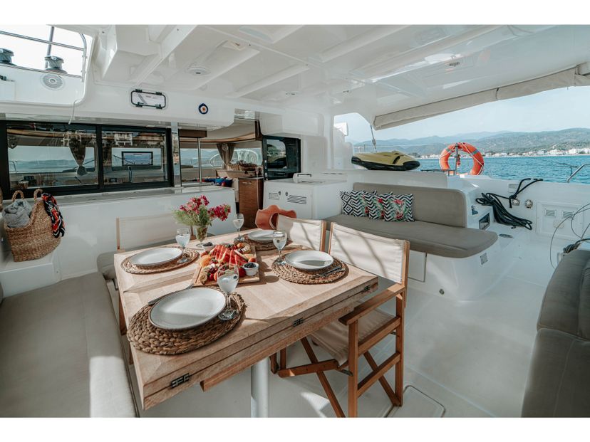 Lagoon 46 Hydra