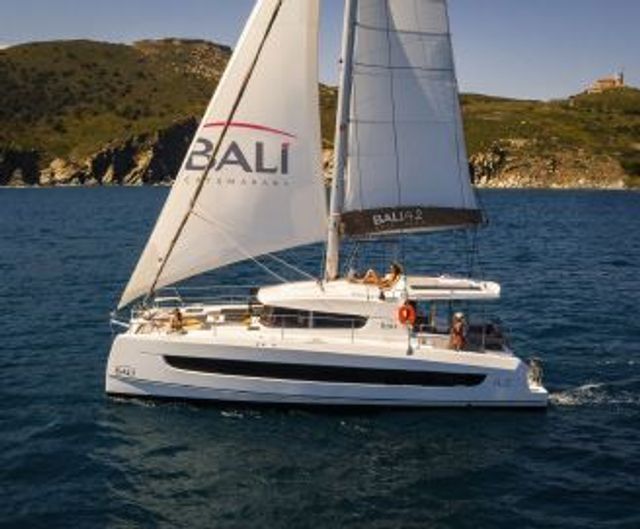 Bali Catamarans 4.2 Kebifor