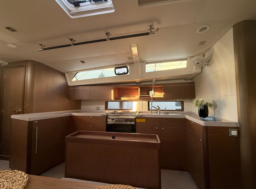 Beneteau OCEANIS 46.1 Athena 5