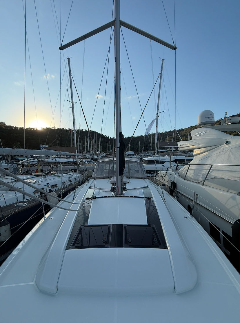 Beneteau OCEANIS 46.1 Athena 5