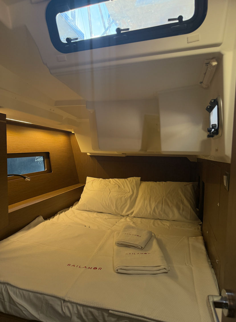 Beneteau OCEANIS 46.1 Athena 5