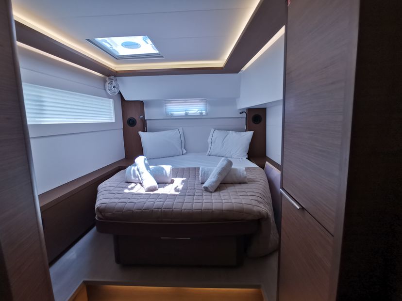 Lagoon 46 GALAXY (air condition, generator, water maker)    _Skippered Only_